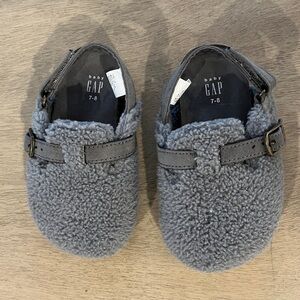 GAP TODDLERS SHERPA BIRKENSTOCK CLOGS